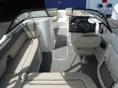 2016 Bayliner 215 Deck Boat