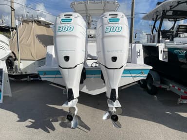 2006 Contender Center Console