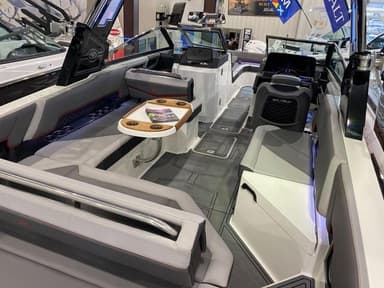 2022 Cobalt Boats R Series R8 SURF