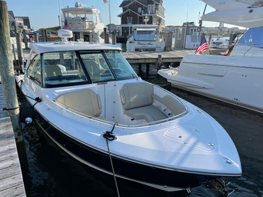 2019 Pursuit DC 325 Dual Console