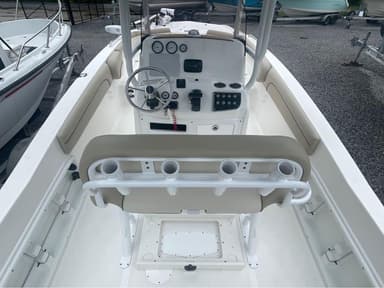 2022 Nautic Star 231 Hybrid