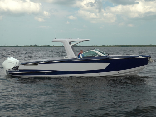 2022 Aviara AV32 Outboard