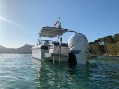 2018 Axopar 28 T-Top