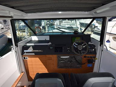 2018 Axopar 37 Sports Cabin