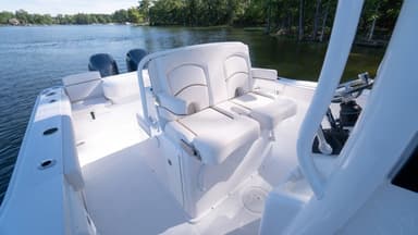 2020 Sea Hunt Gamefish 30 Forward Seating
