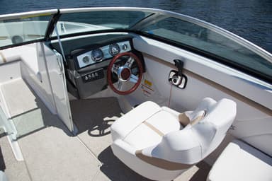 2022 Four Winns Horizon 230