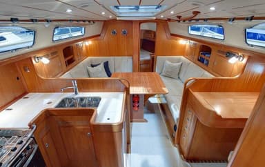 2010 Hallberg - Rassy 372 Shoal draft