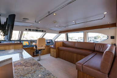 2010 Hatteras Yachts 77 Convertible