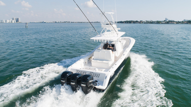 2016 Invincible Boats 39