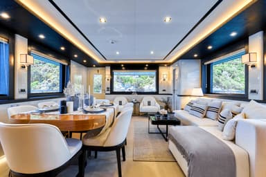 2022 Bering Yachts 77