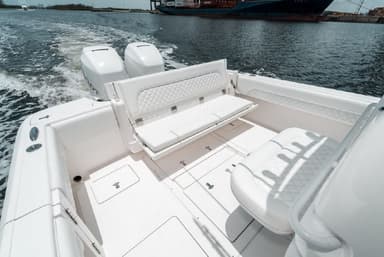 2015 Intrepid Powerboats 327