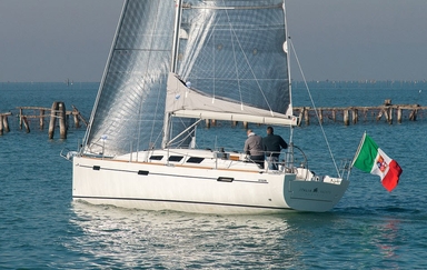 2011 Italia Yachts Italia 10.98