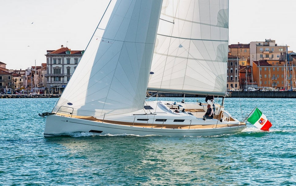 2015 Italia Yachts Italia 12.98 Shoal draft