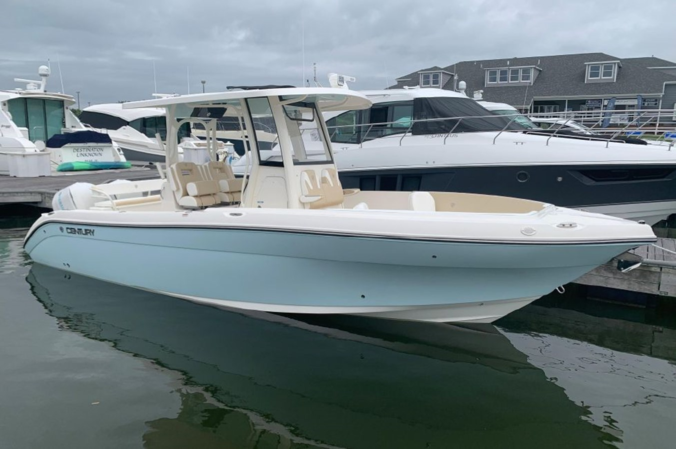 2021 Century Boat 2900 Center Console