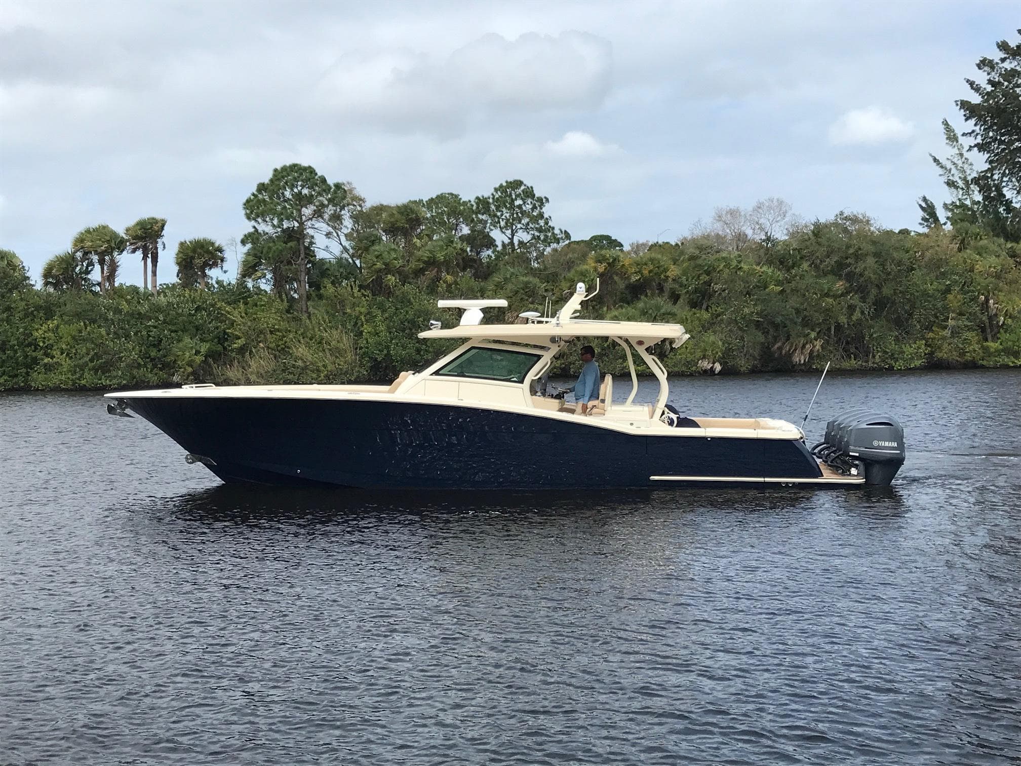 2017 Scout Boats LXF