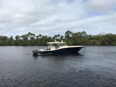 2017 Scout Boats LXF