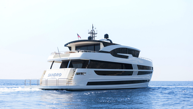 2021 Lazzara Yachts UHV 87