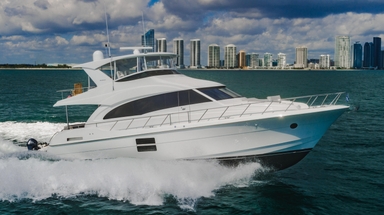 2019 Hatteras Yachts M60