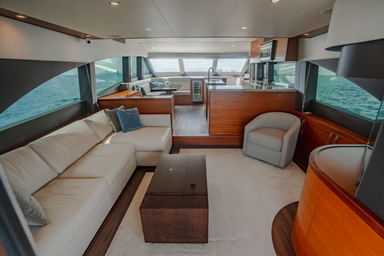 2019 Hatteras Yachts M60