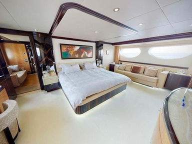 2012 Gulf Craft Majesty 125