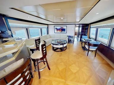 2012 Gulf Craft Majesty 125