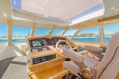 2009 McKinna Yachts Skylounge
