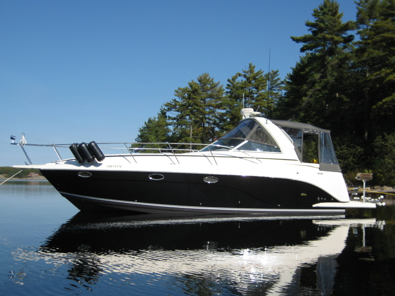 2006 Rinker 360 Express Cruiser