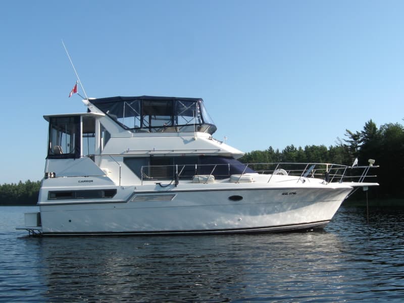 1995 Carver Yachts AFT CABIN MOTOR YACHT