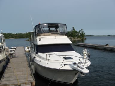 1995 Carver Yachts AFT CABIN MOTOR YACHT
