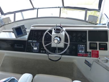 1995 Carver Yachts AFT CABIN MOTOR YACHT