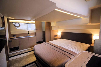 2017 Prestige Yachts 500 Fly