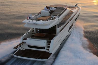2013 Prestige Yachts 550 Flybridge