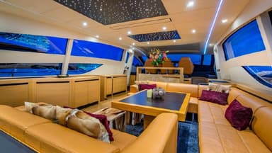 2010 Pershing Yachts 80