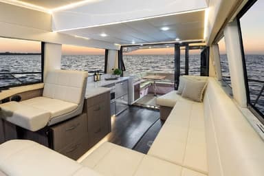 2020 Regal Boats 42 Fly