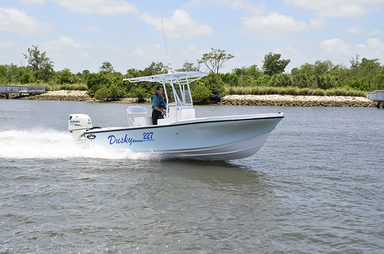 2015 Dusky 227XF w/Deco Boat Lift