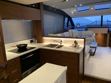 2018 Princess Yachts S65