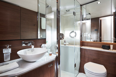 2020 Princess Yachts S66