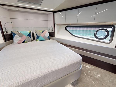 2025 Sunseeker 55 Sport Yacht