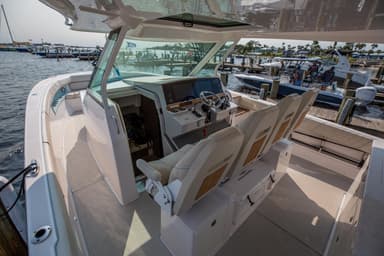 2020 Regal Boats SAV