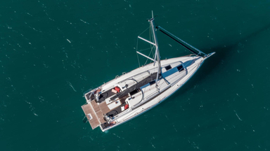 2022 Sunsail 38 3-Cabin