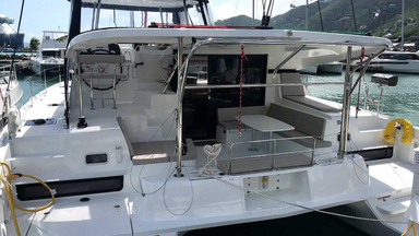 2022 Sunsail Lagoon 424
