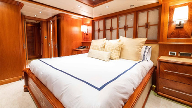 2008 Trinity Yachts Tri-Deck