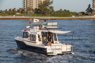 2022 Ranger Tugs R-29 Command Bridge