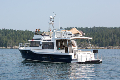 2022 Ranger Tugs R-43 Command Bridge