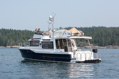 2022 Ranger Tugs R-43 Command Bridge