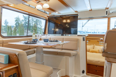 2022 Ranger Tugs R-43 Command Bridge