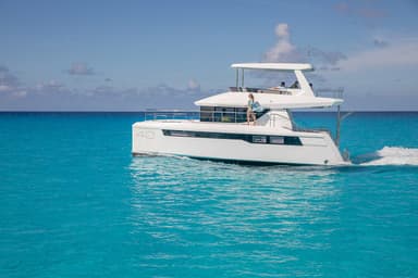 2019 Robertson and Caine Leopard 40