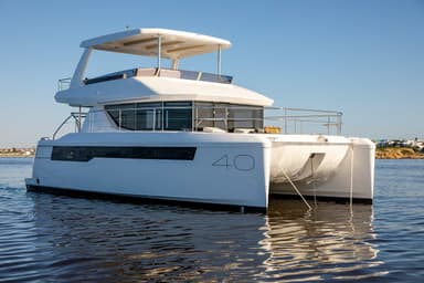 2019 Robertson and Caine Leopard 40