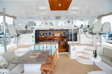 2021 Royal Cape Catamaran Majestic 570