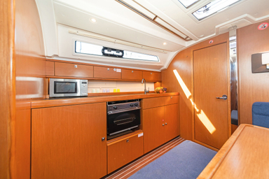 2011 Bavaria Yachts Cruiser 41S